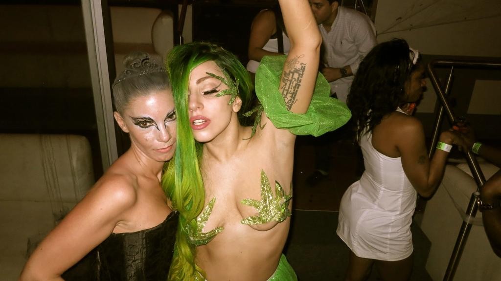 Lady-Gaga-Halloween1-1024x575.jpg